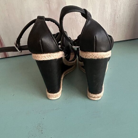 Qupid Cascade Wedge Sandal Espradrille Vegan Leather Size 6.5 Black Sandal - Picture 10 of 11